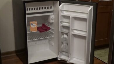 How to clean a mini refrigerator?